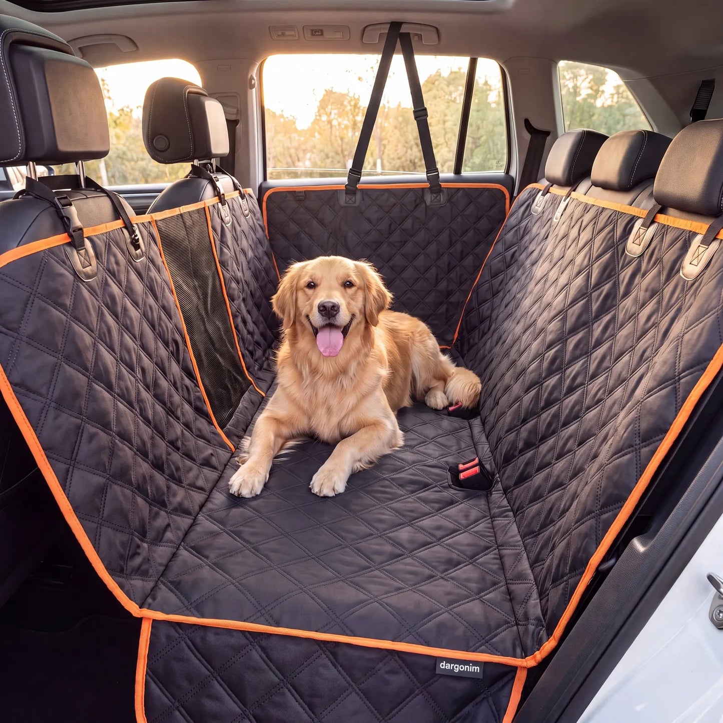 Funda Dargonim Comfort instalada en asiento trasero con perro